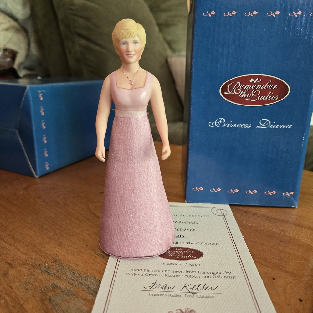 Princess Diana Figurine - Pink Dress